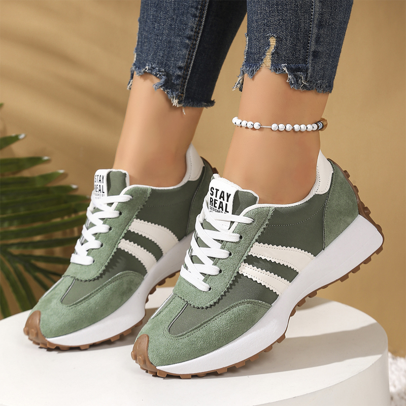 Zapatillas Retro con Plataforma de 4 cm en color verde